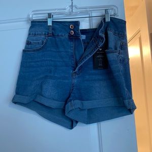 High waist denim shorts